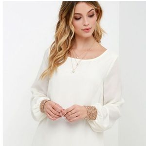🆕 Lulu’s Long Sleeves Ivory Shift Dress.